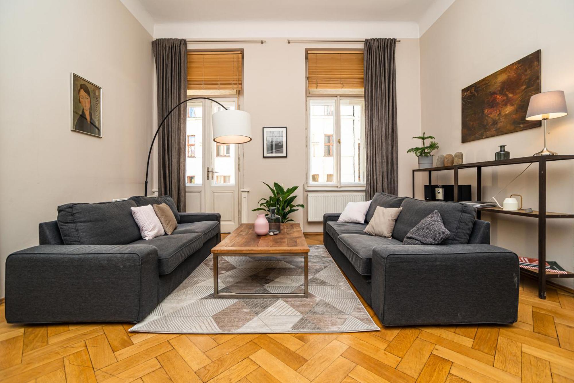 Large And Modern Apartment In The Heart Of Praha Bagian luar foto