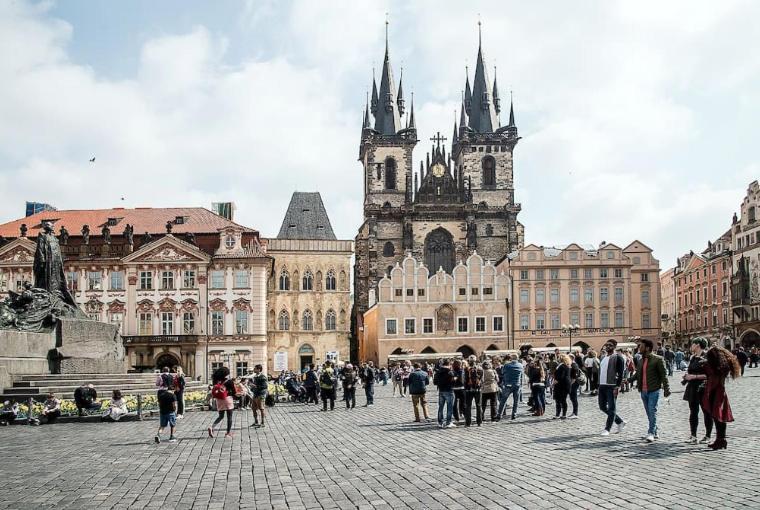 Large And Modern Apartment In The Heart Of Praha Bagian luar foto