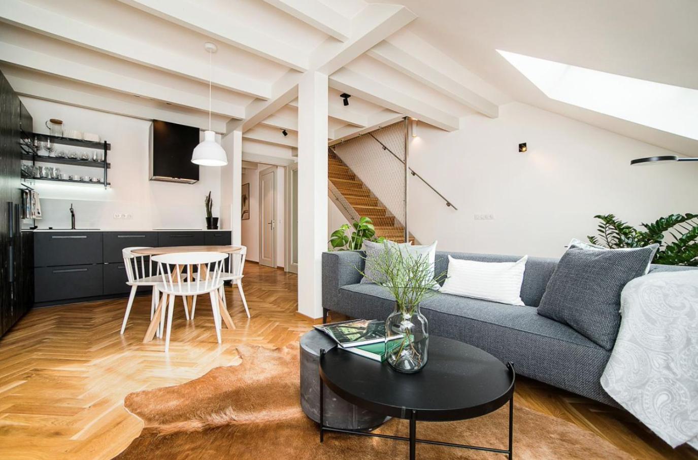 Large And Modern Apartment In The Heart Of Praha Bagian luar foto