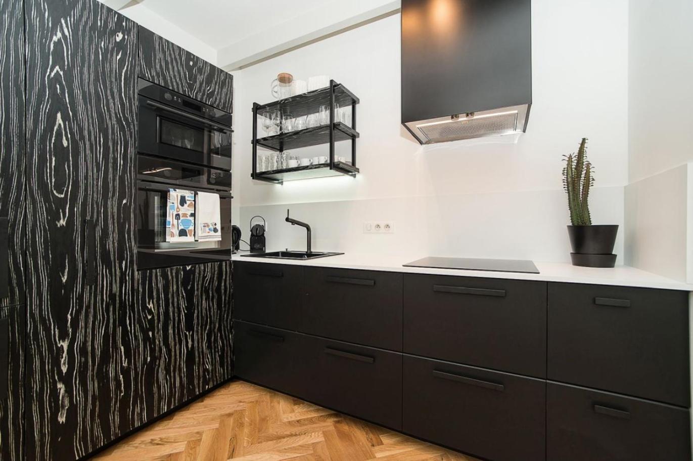 Large And Modern Apartment In The Heart Of Praha Bagian luar foto