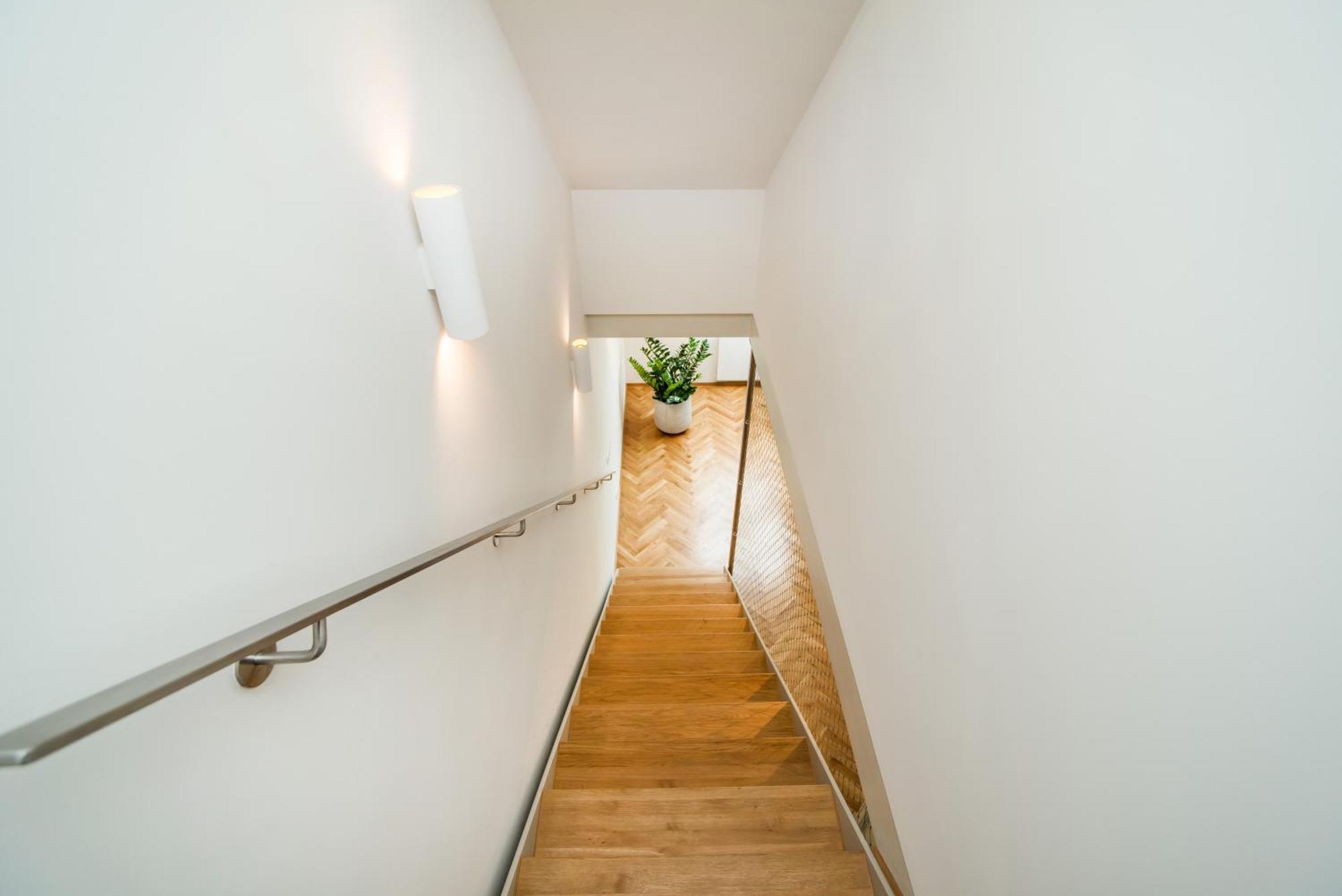 Large And Modern Apartment In The Heart Of Praha Bagian luar foto