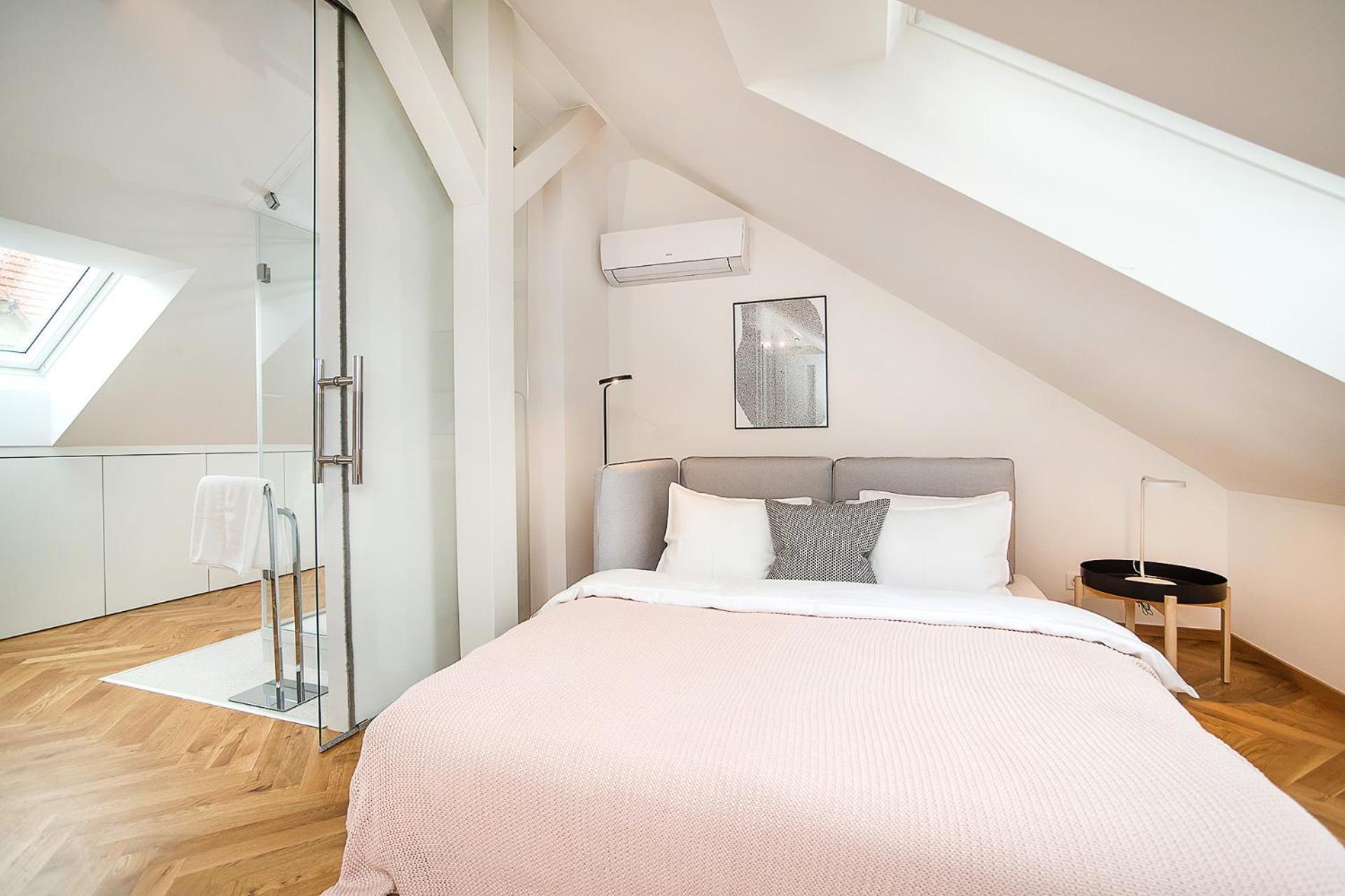 Large And Modern Apartment In The Heart Of Praha Bagian luar foto