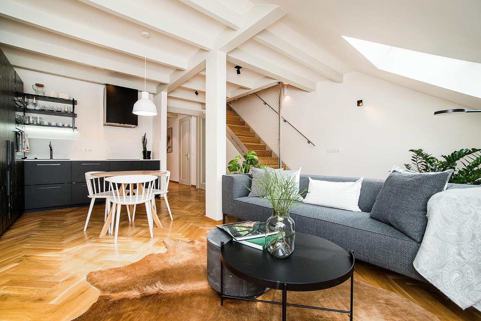 Large And Modern Apartment In The Heart Of Praha Bagian luar foto