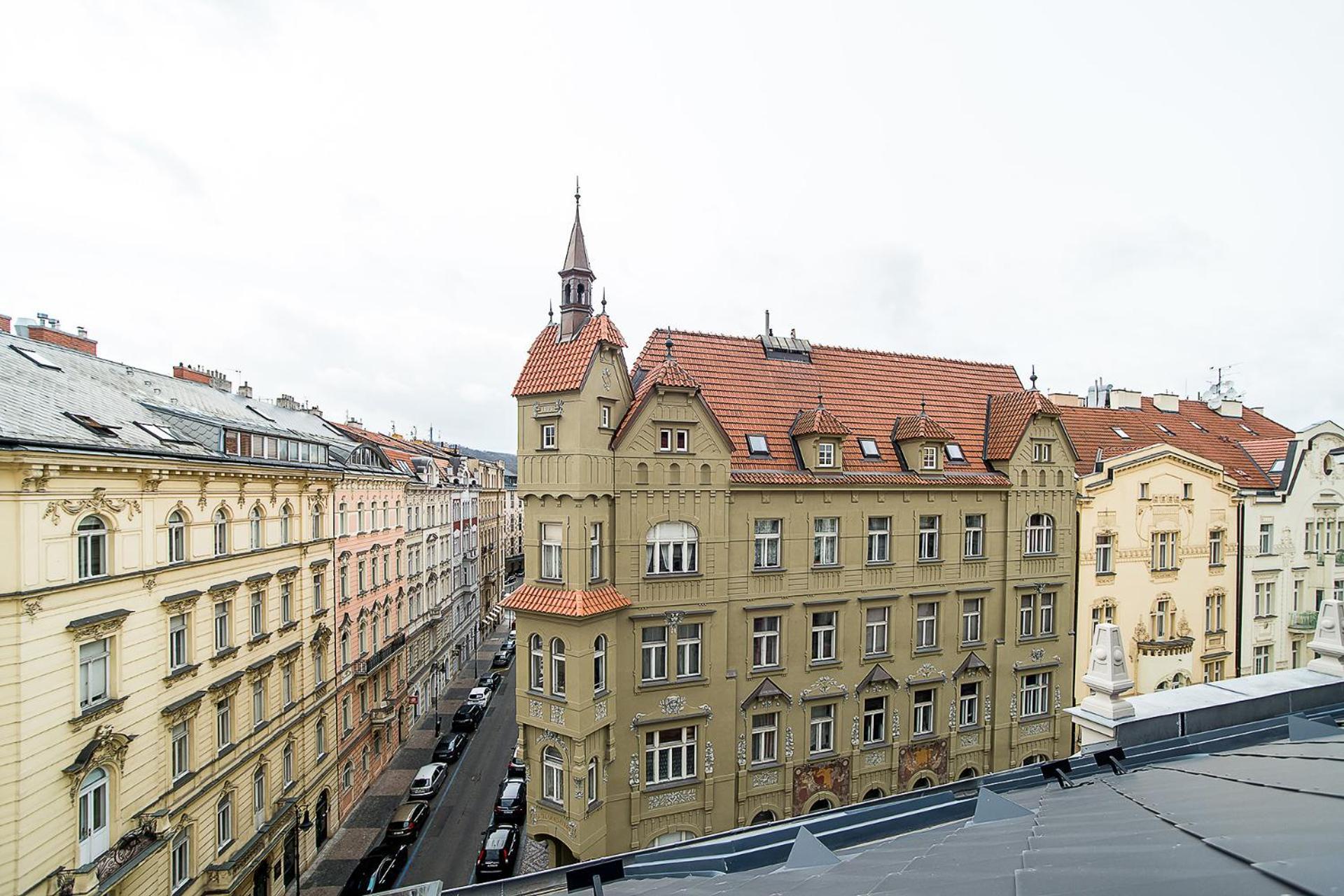 Large And Modern Apartment In The Heart Of Praha Bagian luar foto